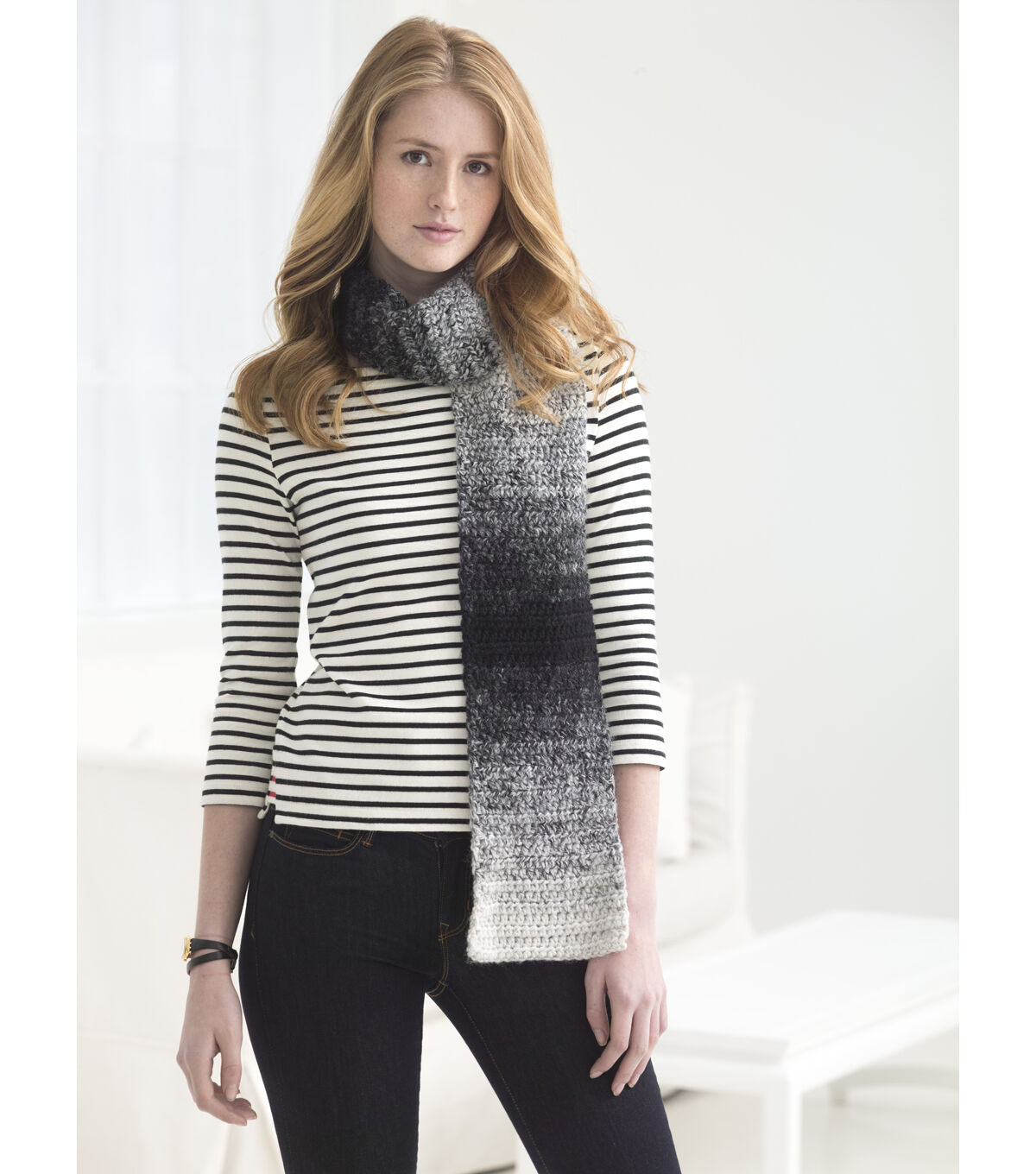 Lion Brand Scarfie 312yds Bulky Acrylic Blend Yarn - Image 4